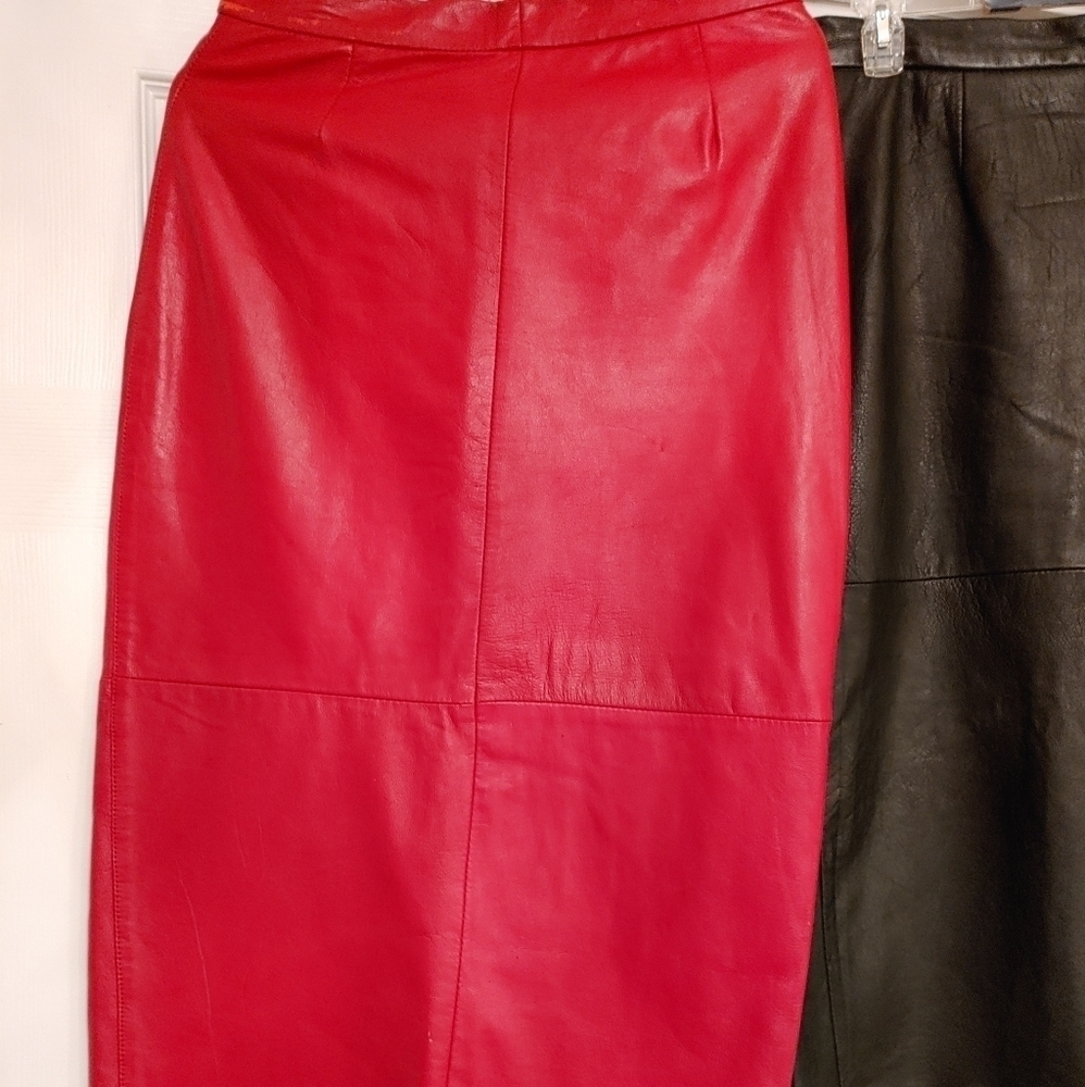 VINTAGE 70s RED GENUINE LEATHER SKIRT SIZE SMALL Size 8